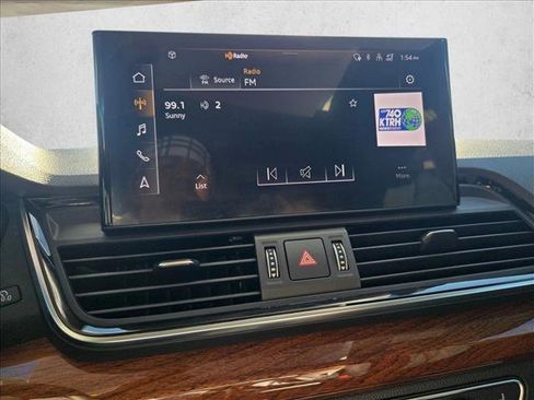 Used 2021 Audi Q5 e Prestige w/ Prestige Package image 13