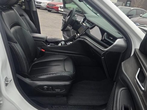 Used 2023 Jeep Grand Cherokee 4WD 4xe image 13