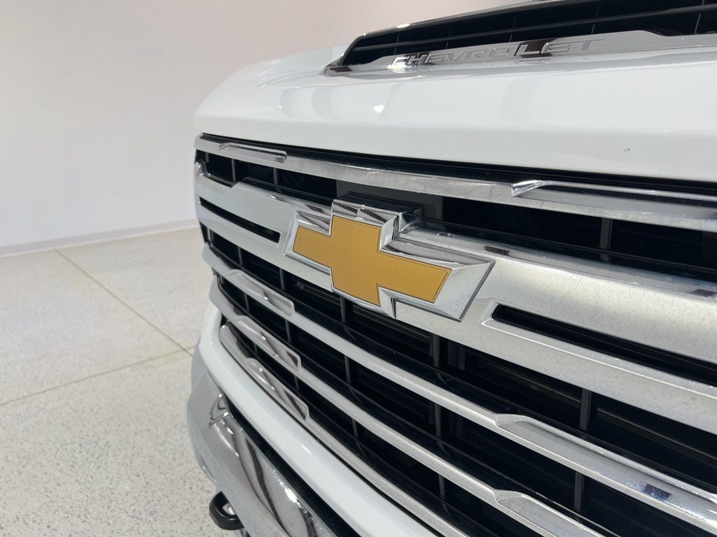 Used 2024 Chevrolet Silverado 2500 LTZ AWD/4WD image 28