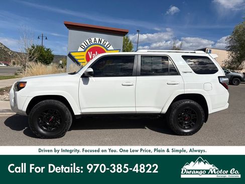 Used 2015 Toyota 4Runner SR5 image 3