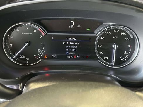 Used 2023 Cadillac XT4 Luxury w/ Cold Weather Package AWD/4WD image 29