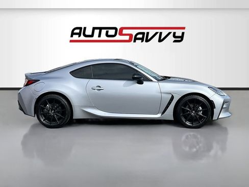 Used 2025 Toyota GR86 Premium w/ ALL Weather Mat Package (TMS) RWD image 8