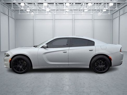 Used 2021 Dodge Charger SXT w/ Leather Interior Group image 8