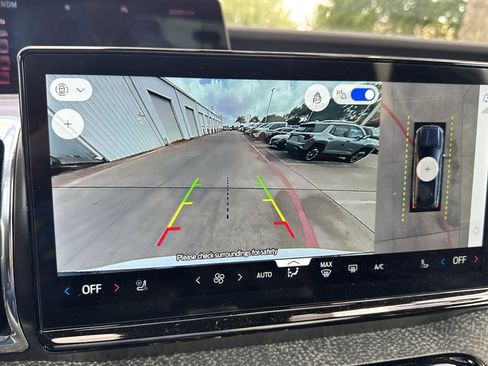 Used 2025 Ford Expedition Tremor image 19