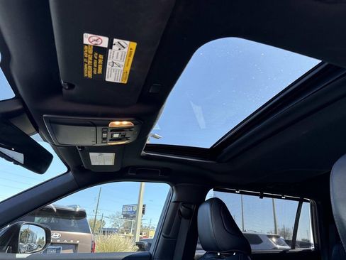 Used 2022 Toyota Highlander XSE image 30