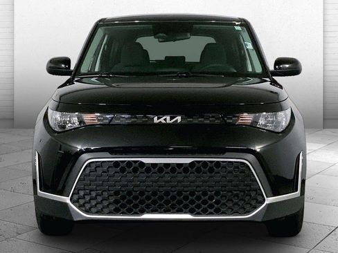 Certified 2025 Kia Soul LX w/ LX Technology Package FWD image 2