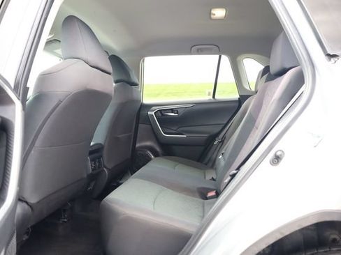 Used 2024 Toyota RAV4 XLE AWD/4WD image 23