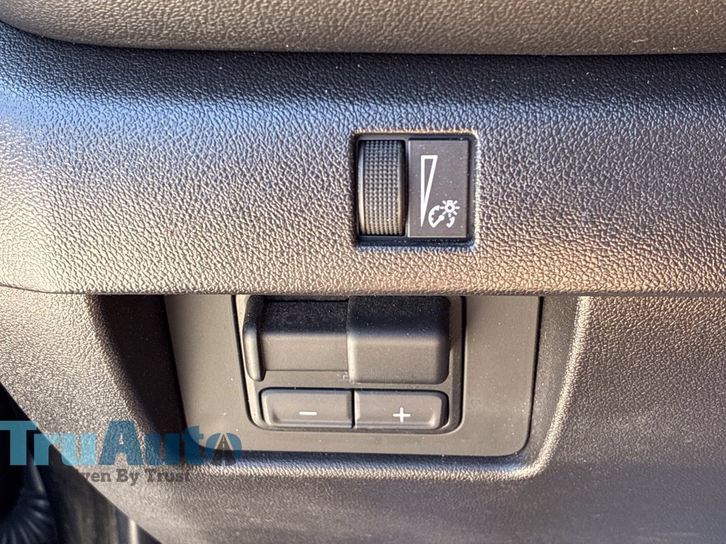 Used 2024 Chevrolet Colorado LT w/ LT Convenience Package II RWD image 35