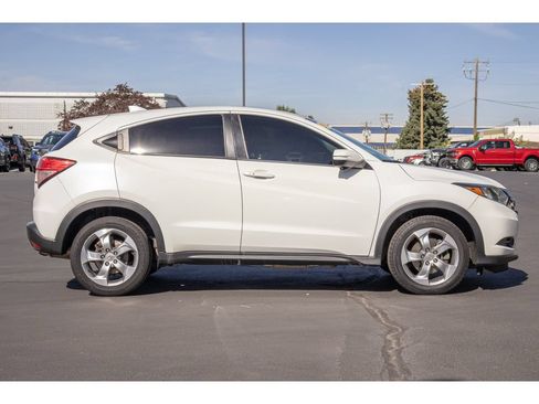 Used 2017 Honda HR-V EX image 2