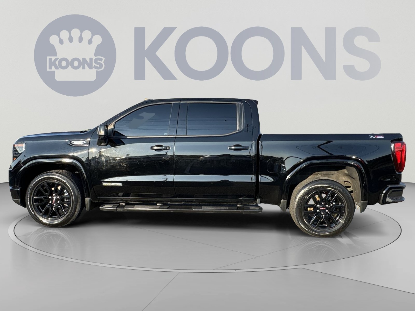 Used 2023 GMC Sierra 1500 Elevation w/ Elevation Premium Package AWD/4WD image 2