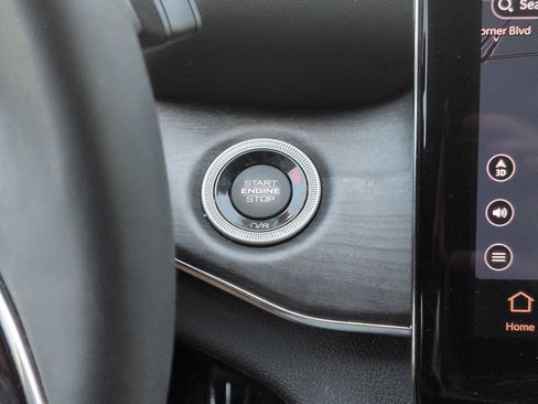 Used 2023 Jeep Grand Cherokee Overland AWD/4WD image 28