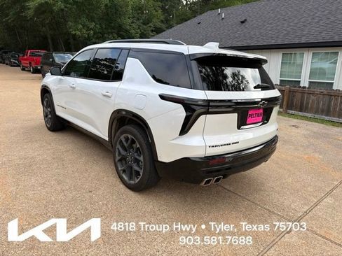 Used 2024 Chevrolet Traverse RS w/ LPO, Floor Liner Package AWD/4WD image 9