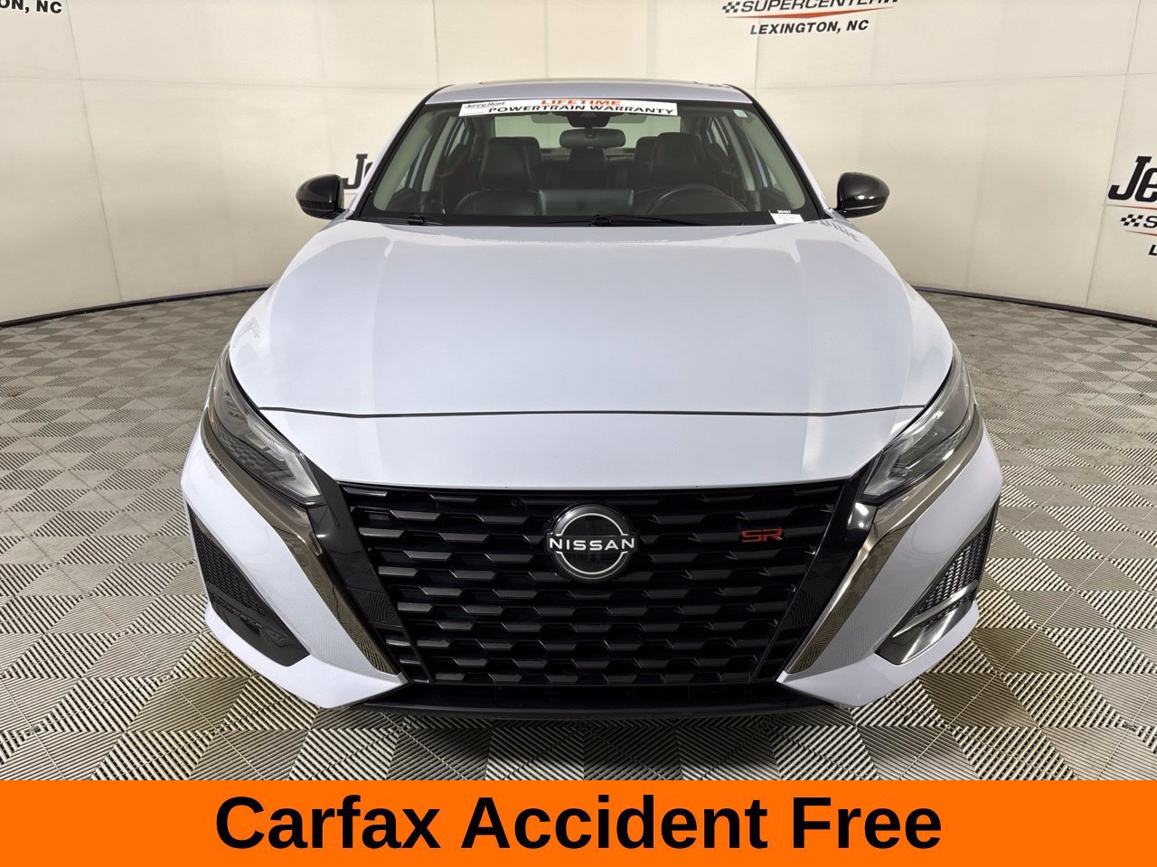Used 2024 Nissan Altima 2.5 SR w/ SR Premium Package AWD/4WD image 3