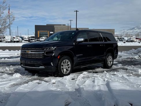 Used 2023 Chevrolet Suburban Premier image 6