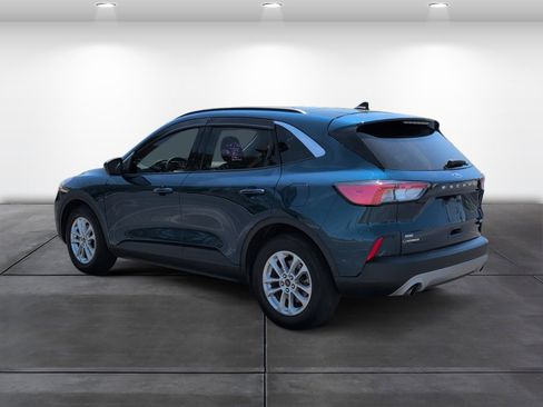 Used 2020 Ford Escape SE image 3