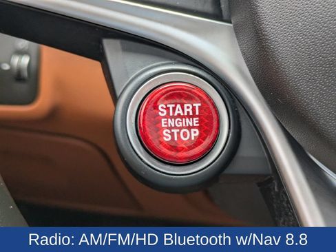 Used 2019 Alfa Romeo Giulia AWD image 28