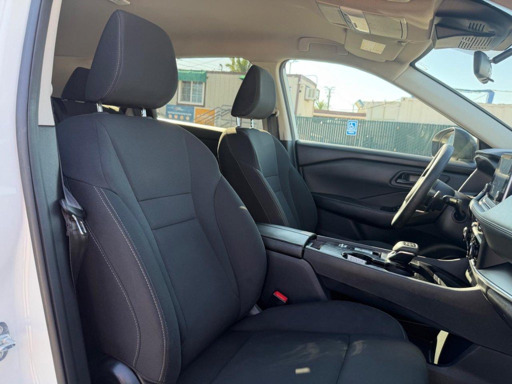 Used 2024 Nissan Rogue S FWD image 22