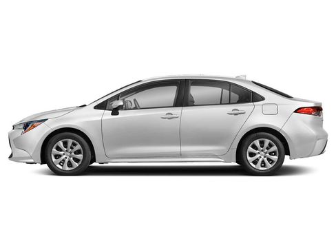 Used 2021 Toyota Corolla LE FWD image 3
