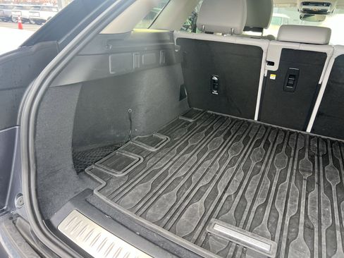 Certified 2025 Land Rover Range Rover Velar S image 37