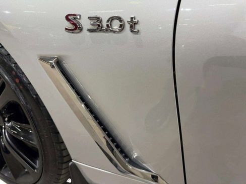 Used 2018 INFINITI Q60 Red Sport 400 w/ Sensory Package 3.0T Sport image 19