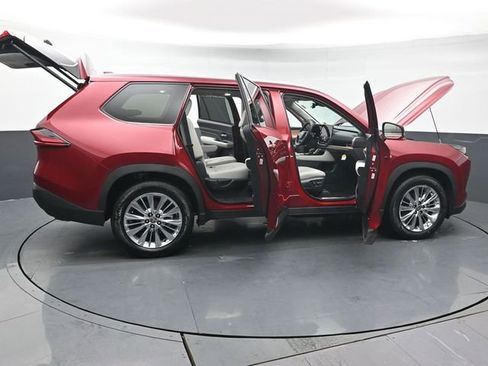 Certified 2025 Toyota Grand Highlander AWD image 64