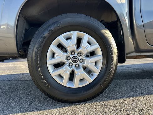 Used 2022 Nissan Frontier SV image 18