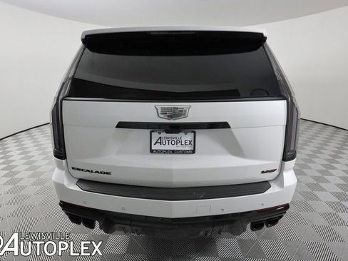 Used 2025 Cadillac Escalade V w/ LPO, ONYX Package image 7