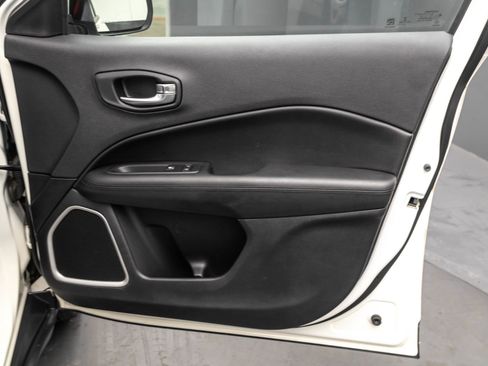 Used 2018 Jeep Compass Latitude image 43