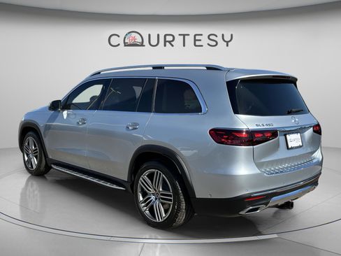 Used 2024 Mercedes-Benz GLS 450 4MATIC image 5