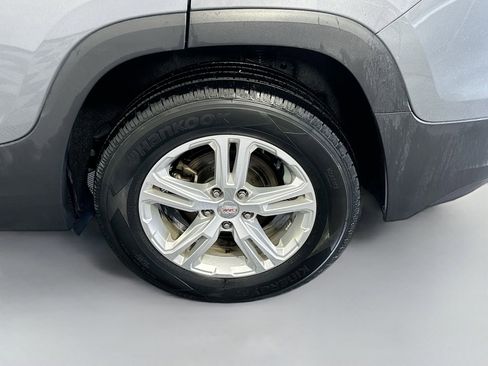 Used 2020 GMC Terrain SLE FWD image 28