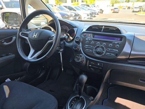 Used 2013 Honda Fit Sport image 12