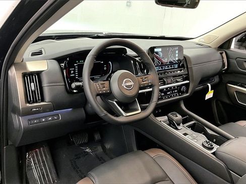 New 2025 Nissan Pathfinder Platinum w/ Lighting Package (N93) image 6