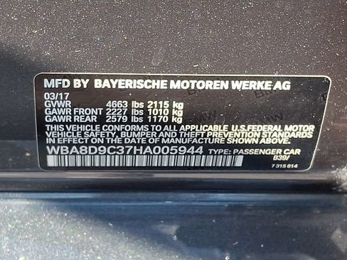 Used 2017 BMW 330i xDrive Sedan w/ Technology Package AWD/4WD image 21