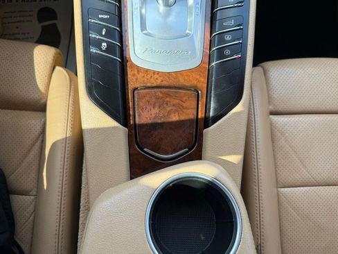 Used 2012 Porsche Panamera RWD image 65