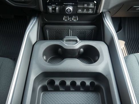 New 2026 RAM 2500 Big Horn AWD/4WD image 24