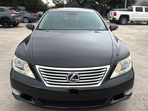 Used 2011 Lexus LS 460 w/ Comfort Pkg image 2