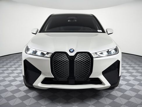 Certified 2024 BMW iX xDrive50 w/ Premium Package AWD/4WD image 6