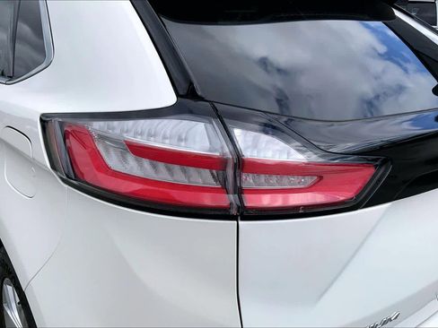 Used 2024 Ford Edge Titanium image 25