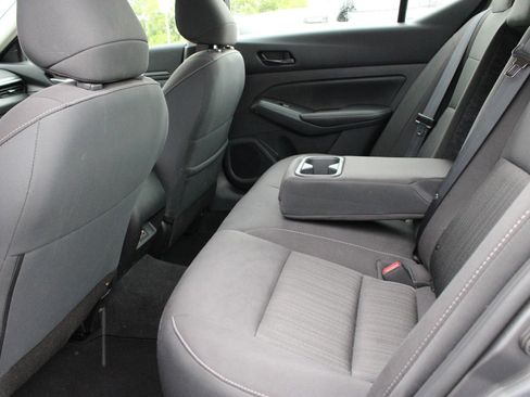 Used 2025 Nissan Altima 2.5 SV FWD image 17