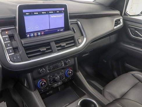 Used 2021 Chevrolet Suburban LT image 28