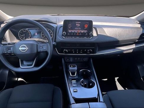 Used 2025 Nissan Rogue S FWD image 13