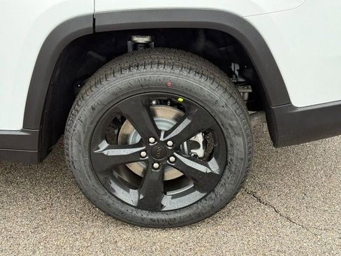 New 2025 Jeep Grand Cherokee L Limited w/ Luxury Tech Group II AWD/4WD image 4