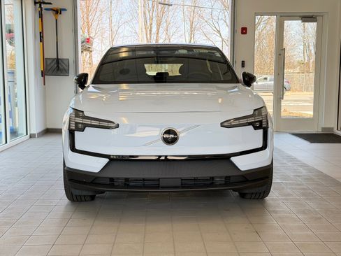 New 2026 Volvo EX30 Ultra w/ Climate Package image 3