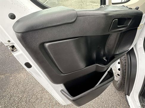 Used 2022 RAM ProMaster 2500 w/ Convenience Group image 21