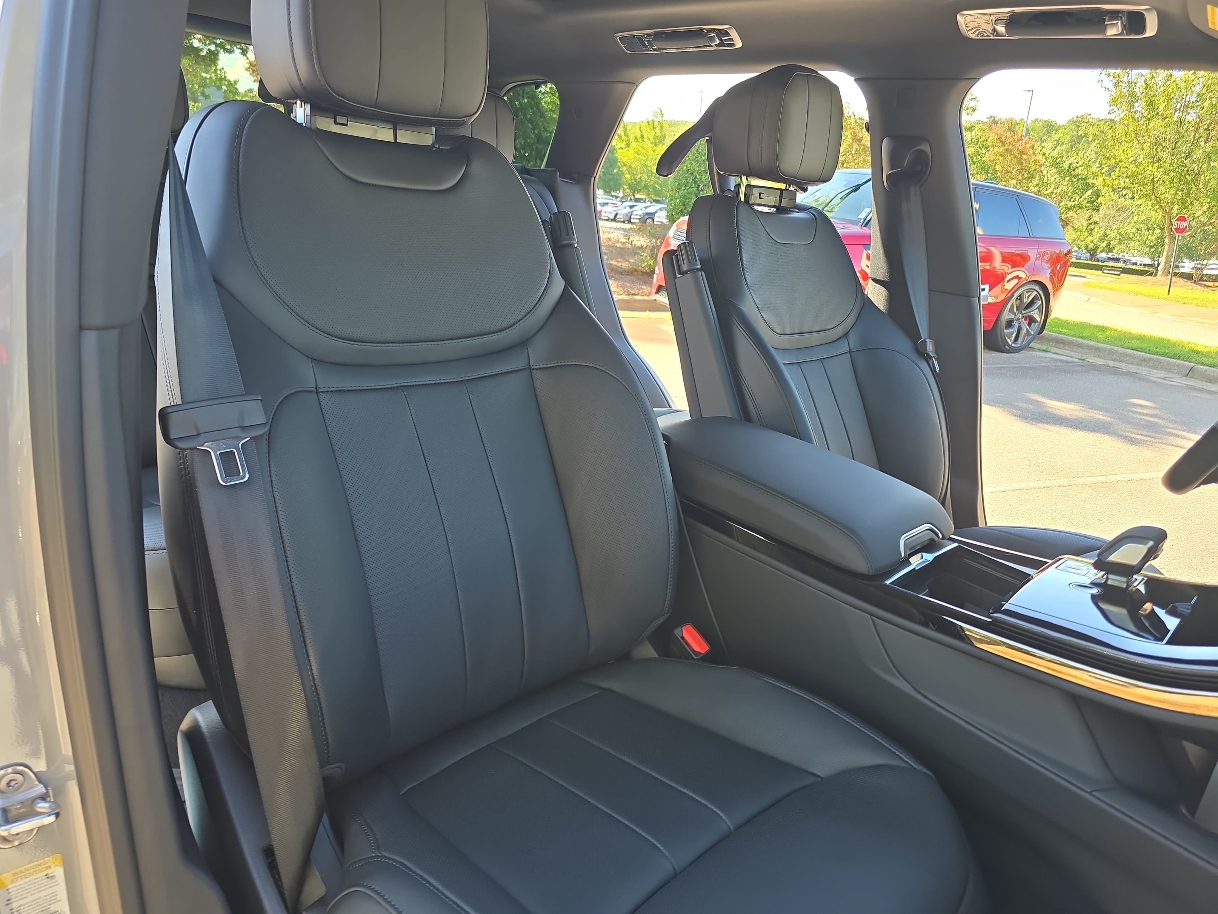 Used 2026 Land Rover Range Rover Sport Dynamic SE AWD/4WD image 10
