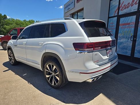 Used 2024 Volkswagen Atlas SEL Premium R-Line AWD/4WD image 7