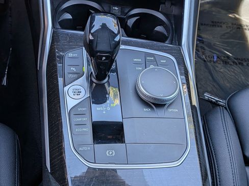 Used 2021 BMW 330i Sedan w/ M Sport Package image 26