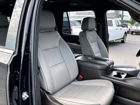 Used 2023 GMC Yukon SLT AWD/4WD image 30