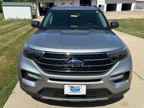 Used 2020 Ford Explorer XLT w/ Equipment Group 202A AWD/4WD image 2