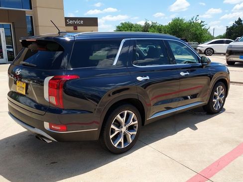 Used 2020 Hyundai Palisade SEL w/ Premium Package FWD image 3